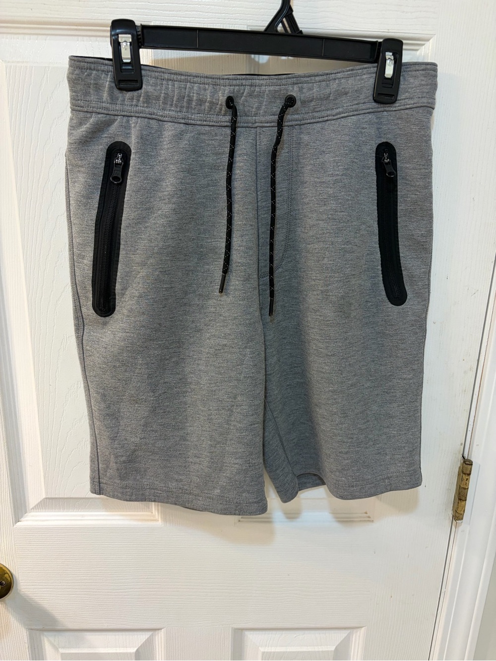 American Eagle Men's Grey Athletic Drawstring Shorts with Black Zip Pockets
